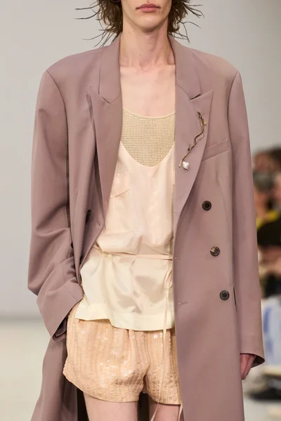 Look 11